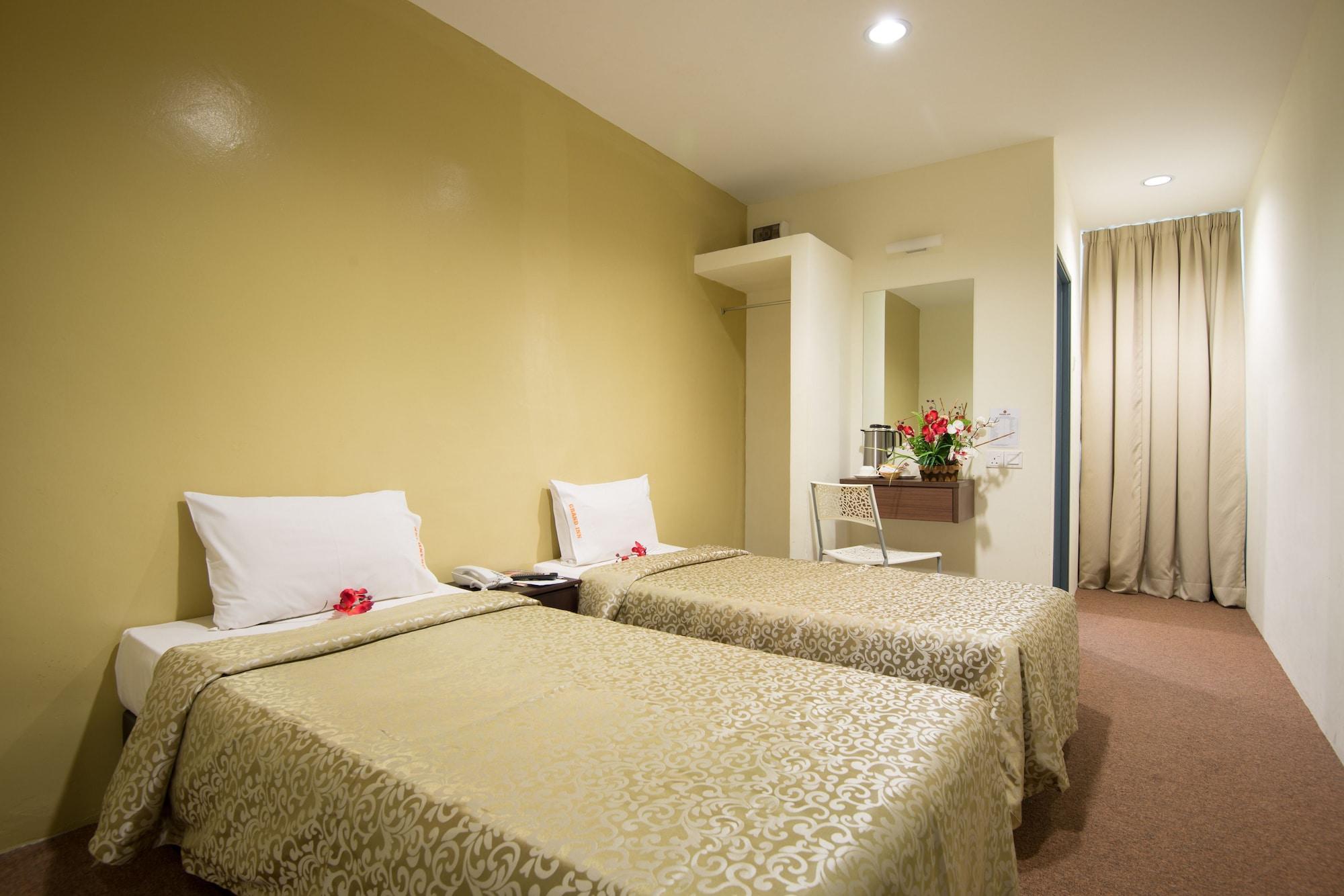 Grand Inn Hotel - Macalister Road Джордж Таун Екстериор снимка
