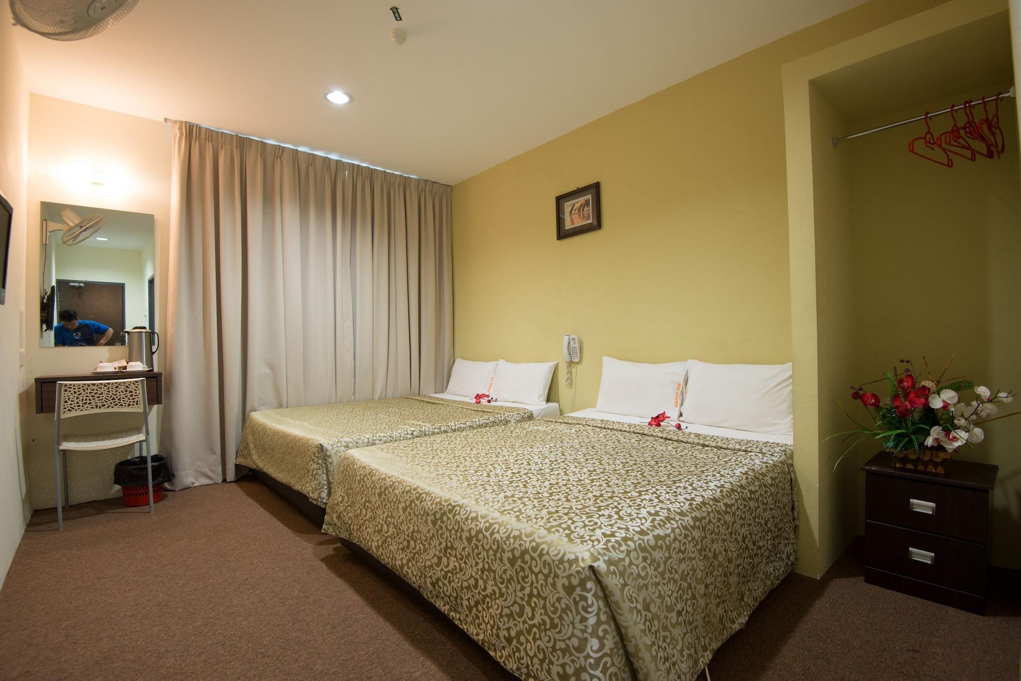 Grand Inn Hotel - Macalister Road Джордж Таун Екстериор снимка