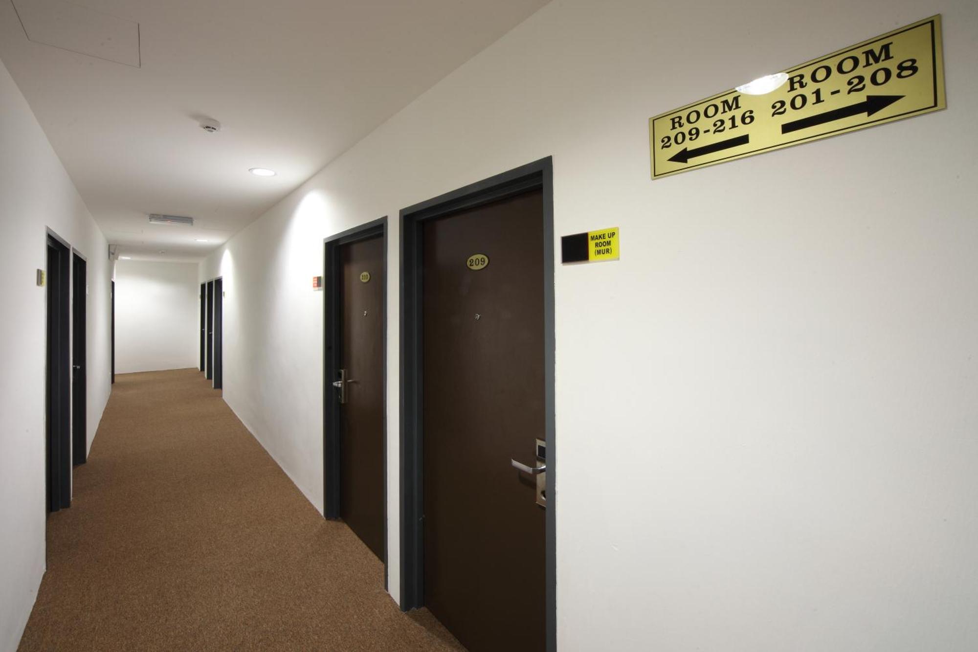 Grand Inn Hotel - Macalister Road Джордж Таун Екстериор снимка