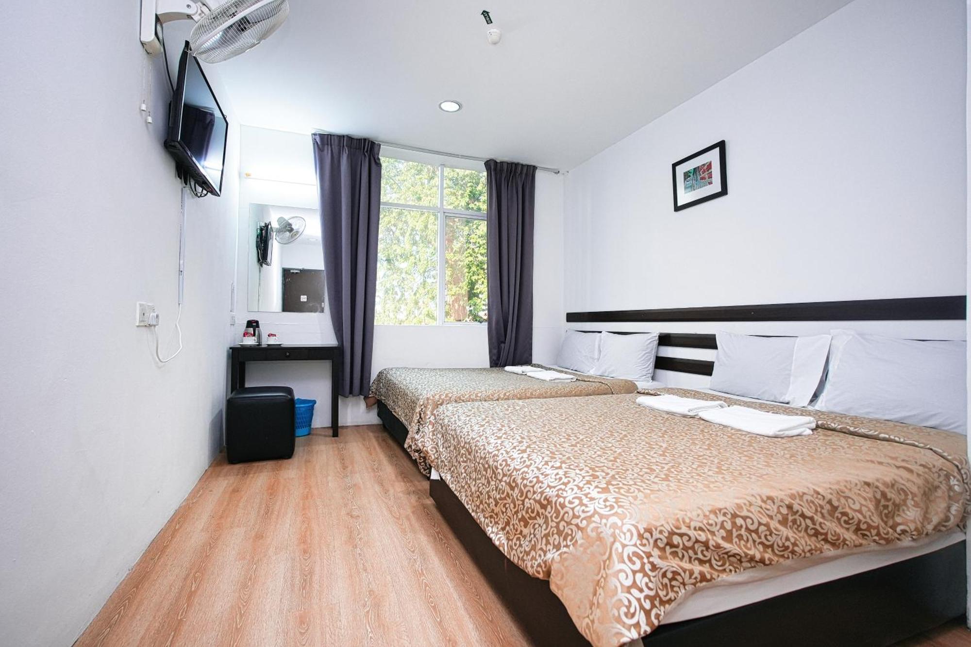 Grand Inn Hotel - Macalister Road Джордж Таун Екстериор снимка