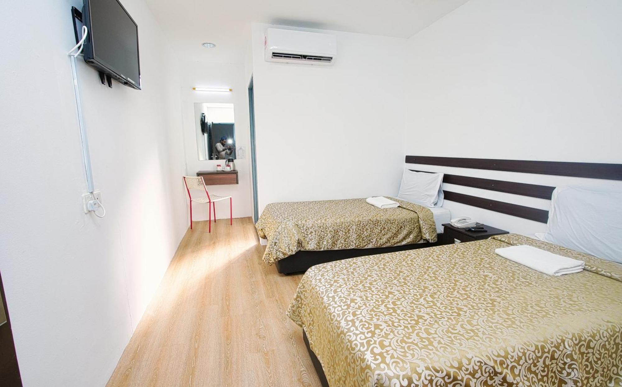 Grand Inn Hotel - Macalister Road Джордж Таун Екстериор снимка