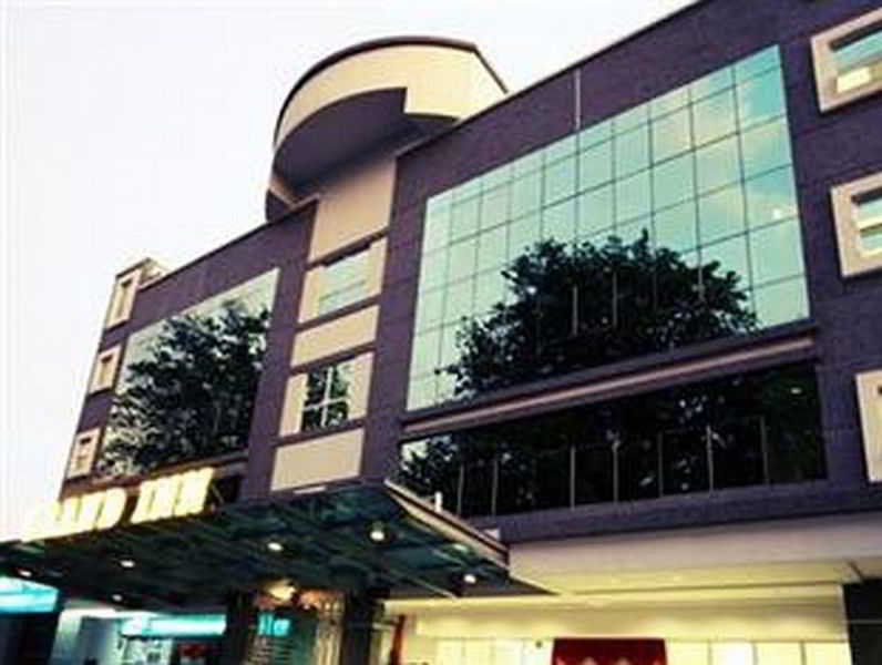 Grand Inn Hotel - Macalister Road Джордж Таун Екстериор снимка